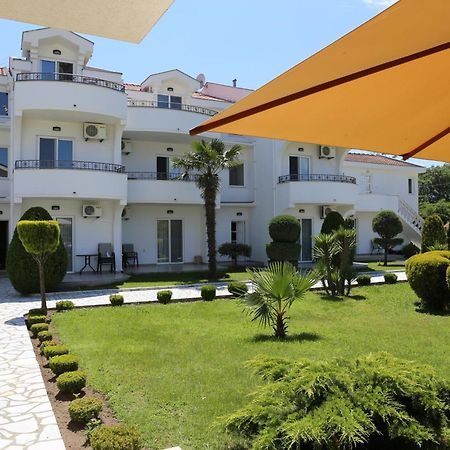 Hotel Comfort & Villas Дони Стой Екстериор снимка