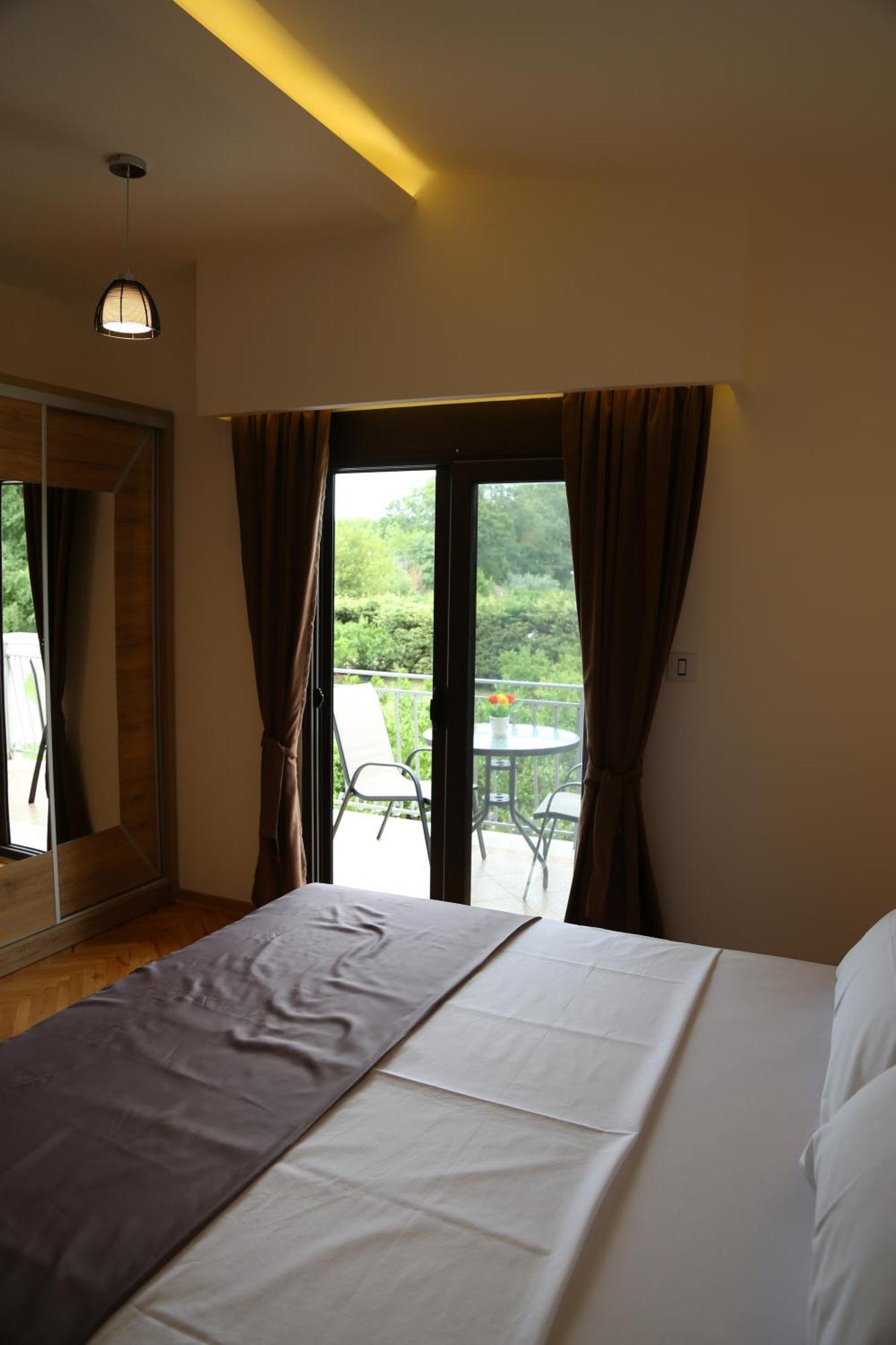 Hotel Comfort & Villas Дони Стой Екстериор снимка