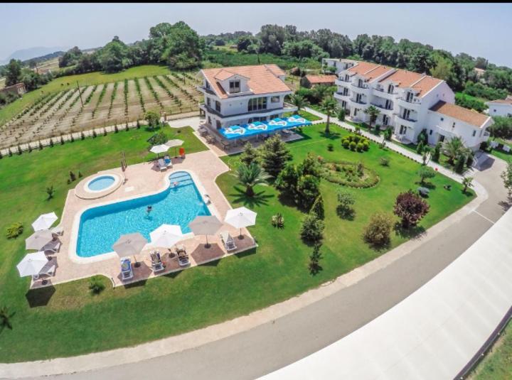 Hotel Comfort & Villas Дони Стой Екстериор снимка