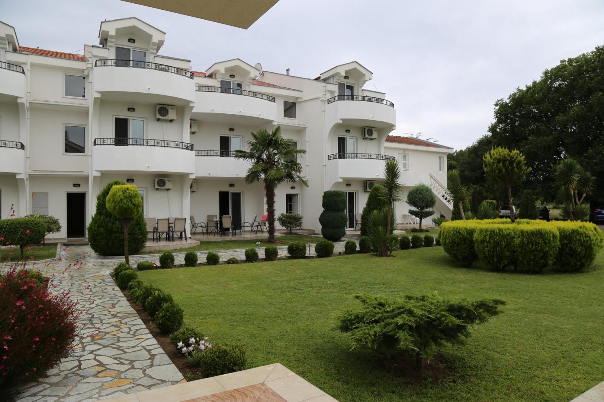 Hotel Comfort & Villas Дони Стой Екстериор снимка