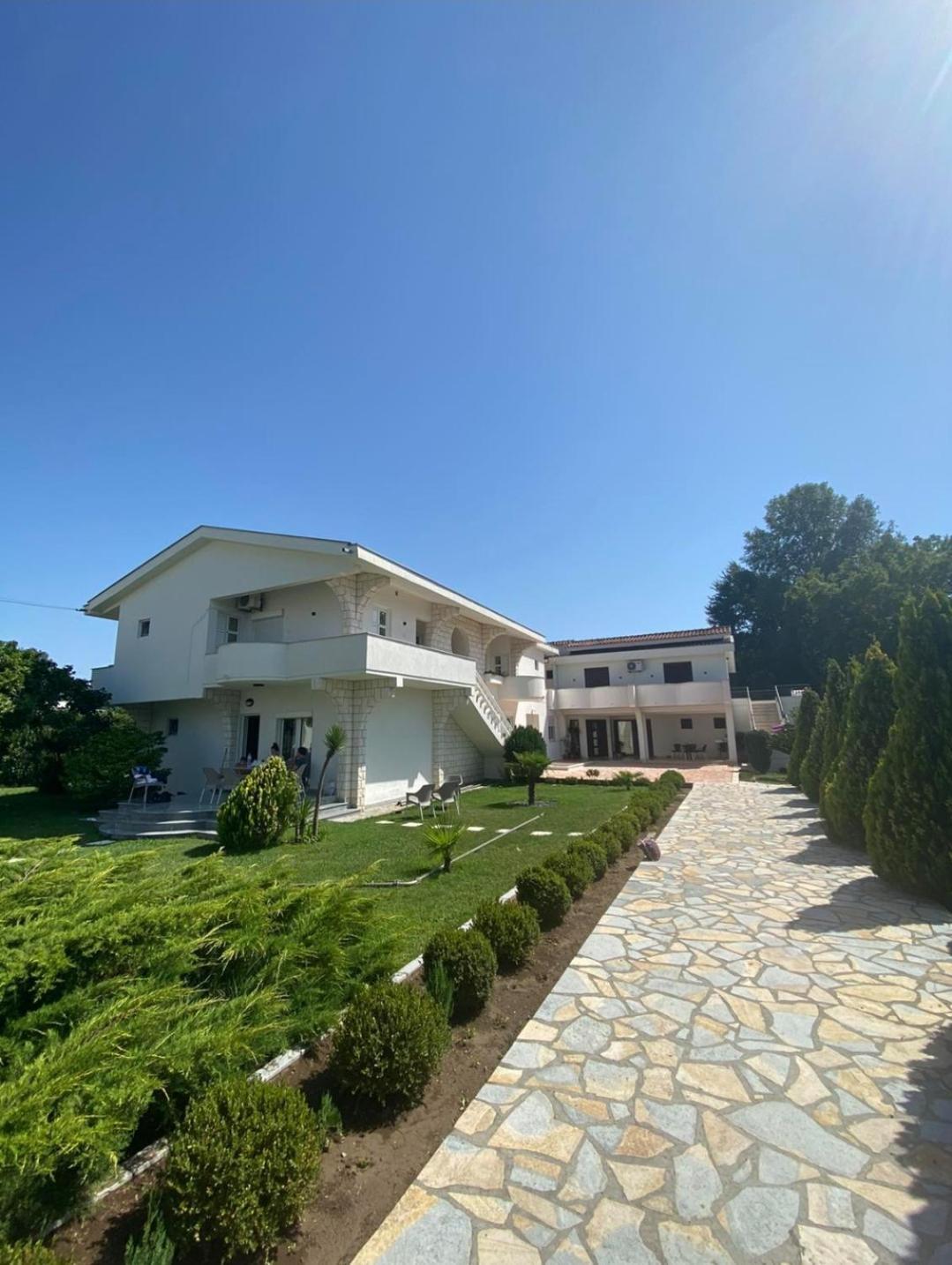 Hotel Comfort & Villas Дони Стой Екстериор снимка